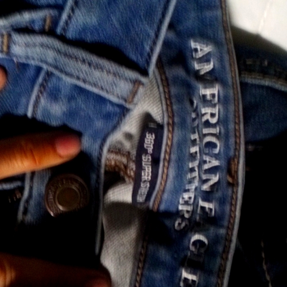 Light worn skinny jeans